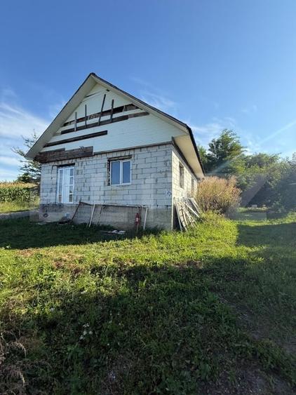 Casa la rosu, 64 mp + teren de 2600 mp, zona Frumoasa - 1
