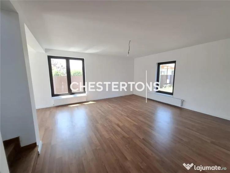 Casă cu 4 camere cu Teren 438 Mp în Crevedia