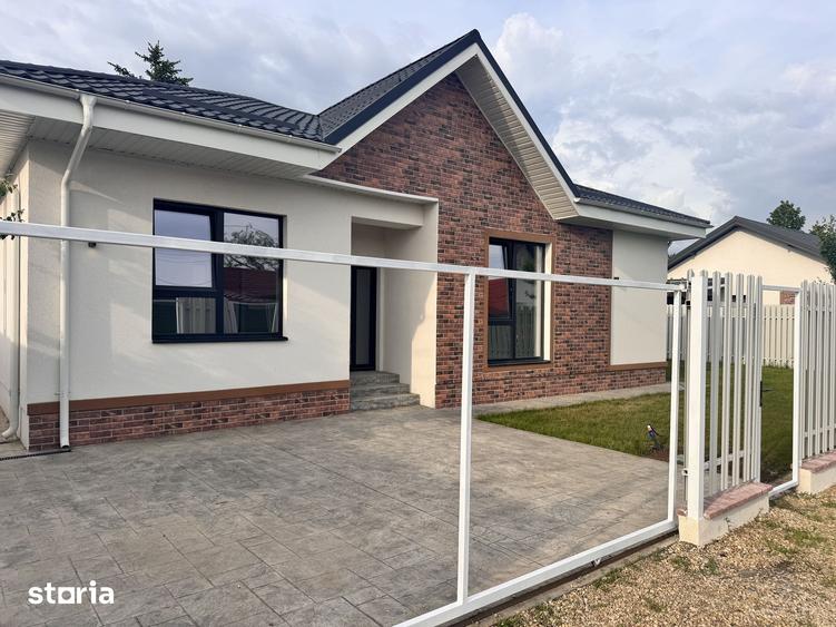 Casă cu 4 camere cu Teren 350 Mp în Crevedia