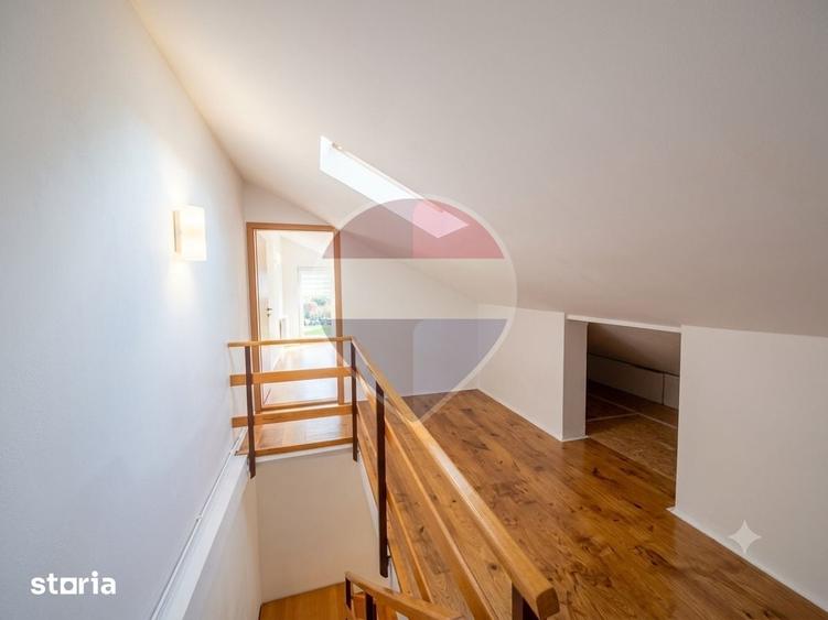 Casă cu 5 camere cu Teren 279 Mp în Central