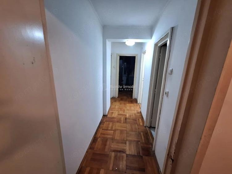 Apartament cu 3 camere semidecomandat în Central