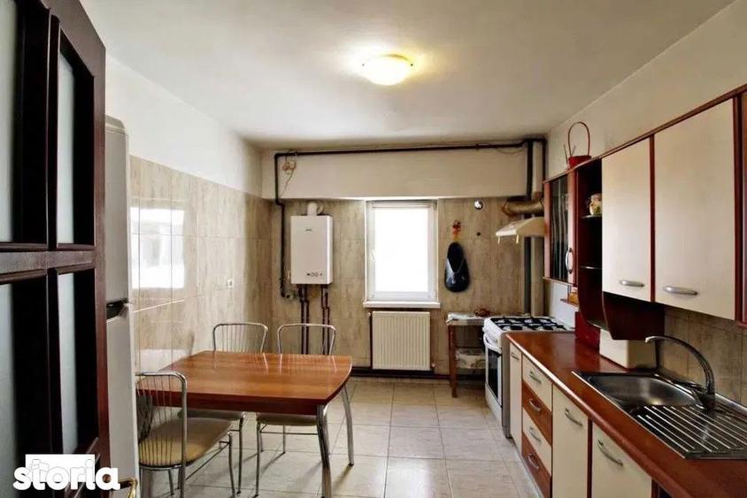 Apartament cu 3 camere decomandat, mobilat în Central