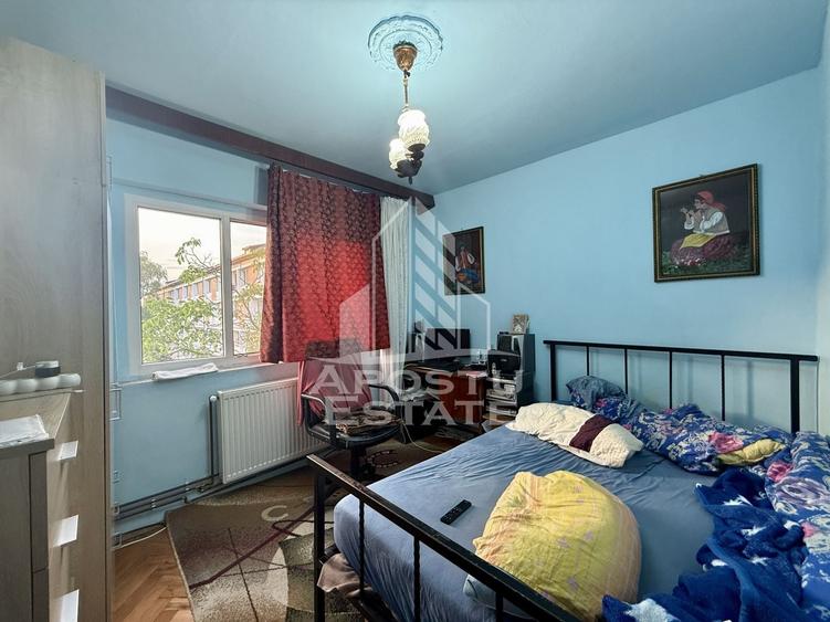 Apartament cu 3 camere decomandat, mobilat în Complex Studențesc