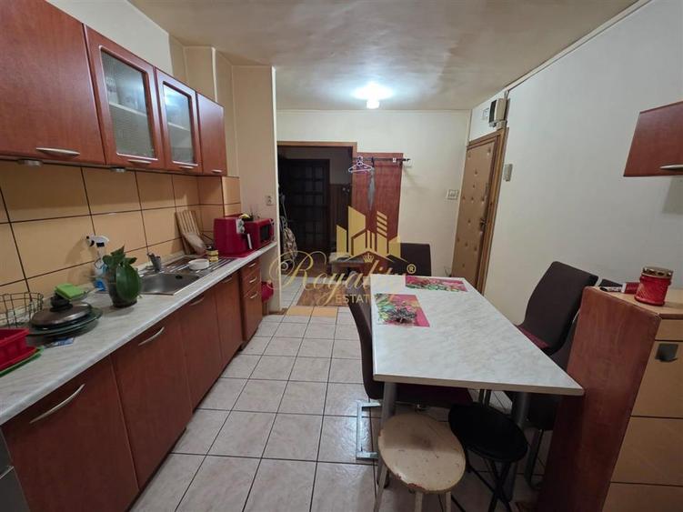 Apartament cu 3 camere decomandat, mobilat în Dorobanților