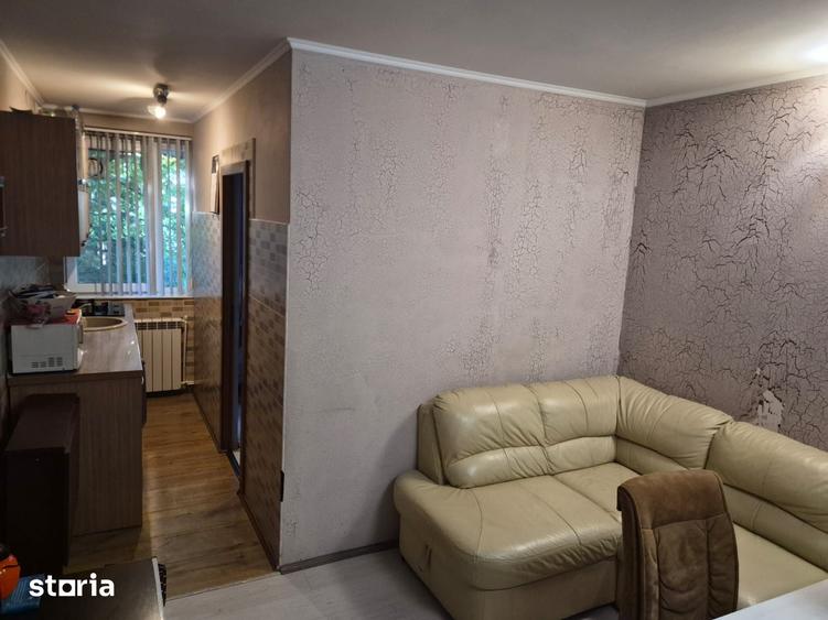 Apartament cu 2 camere semidecomandat în Calea București
