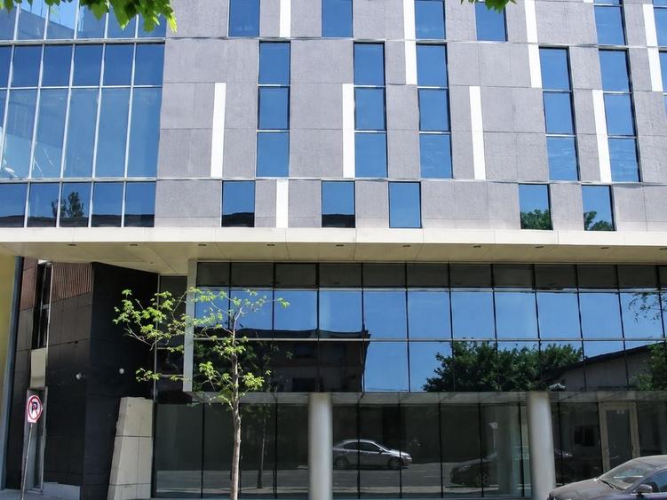 Birou, de 3,380 mp, în Armeneasca
