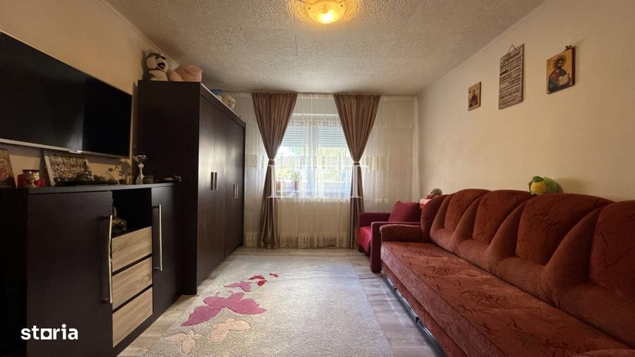 Apartament cu 2 camere semidecomandat în Ciupercenii Noi