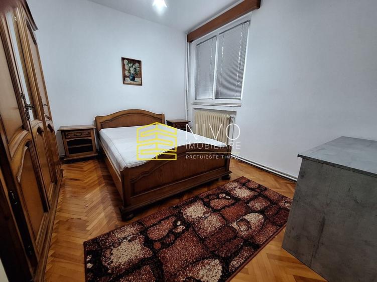 Apartament cu 3 camere decomandat, mobilat în Cornișa