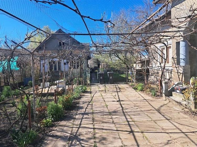 Casă individuală cu 5 camere cu Teren 780 Mp în Urzica Mare