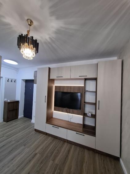 Apartament cu 2 camere semidecomandat în Hotvon