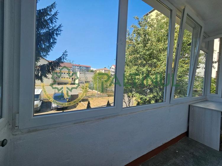 Apartament cu 2 camere nedecomandat, mobilat în Mihai Viteazul