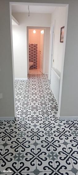 Apartament cu 3 camere decomandat în Girocului