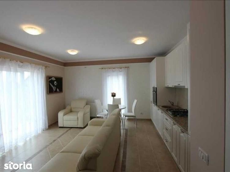 Apartament cu 3 camere decomandat în Dumbrăvița
