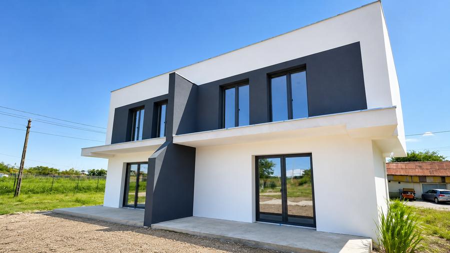 Duplex cu 4 camere cu Canalizare în Giarmata