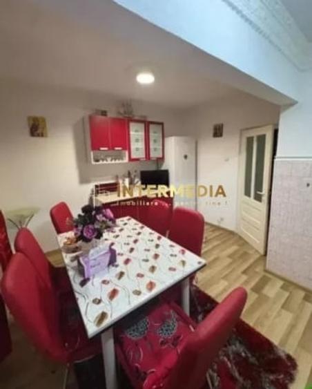 Apartament cu 2 camere decomandat, mobilat în Cetate