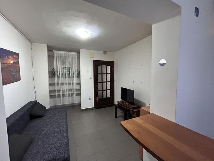 Apartament cu 2 camere decomandat, mobilat în Confecții