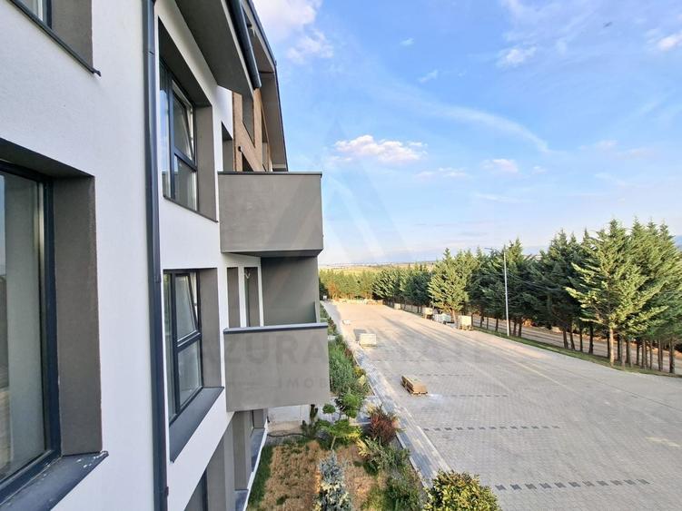Apartament cu 3 camere decomandat în Cristian