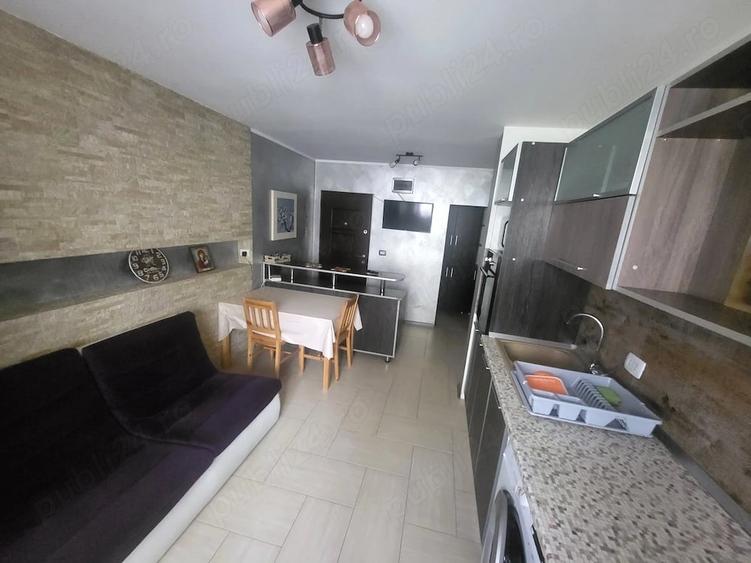 Garsonieră decomandată în Micro 21