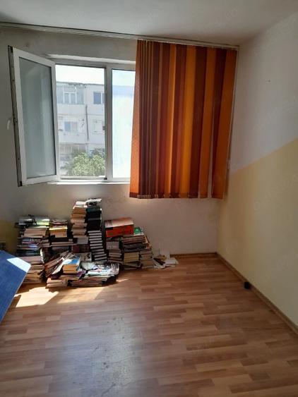 Apartament cu 3 camere nedecomandat în 5 Călărasi