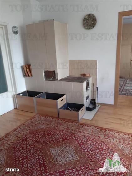 Casă cu 6 camere cu Teren 402 Mp în Tomșani