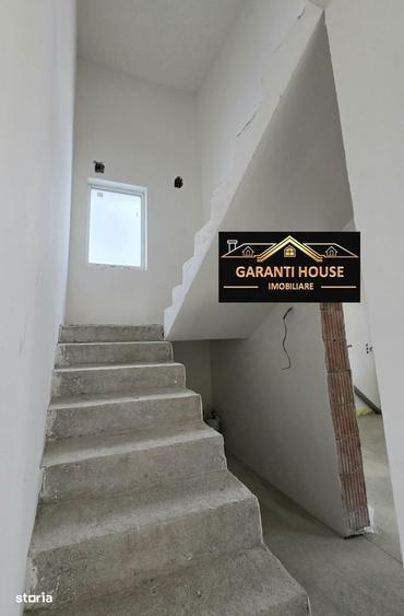 Casă cu 4 camere în Săsar