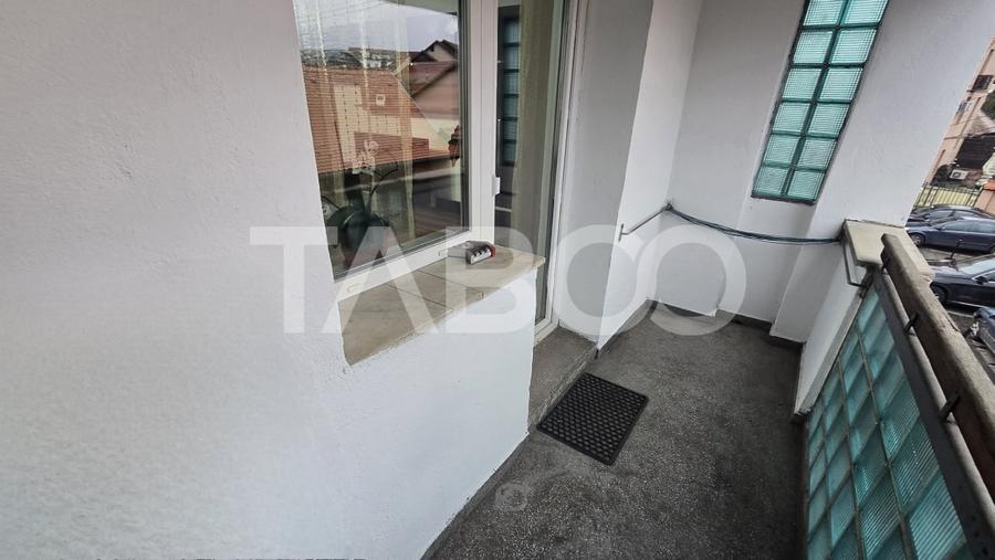 Apartament cu 3 camere decomandat, mobilat în Central