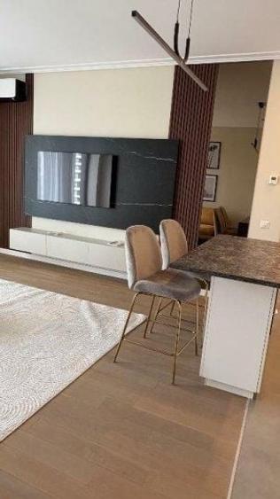 Apartament cu 2 camere semidecomandat, mobilat în Timpuri Noi