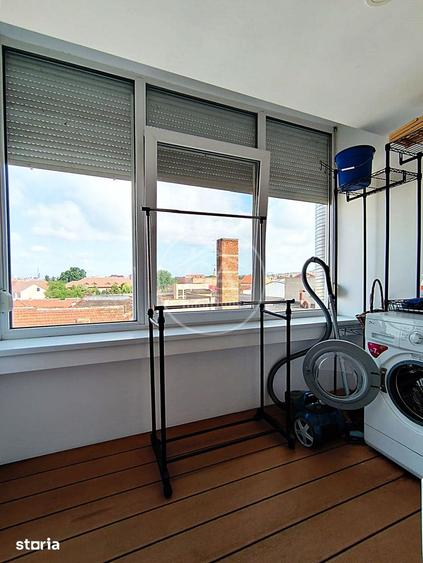 Apartament cu 4 camere decomandat în Central
