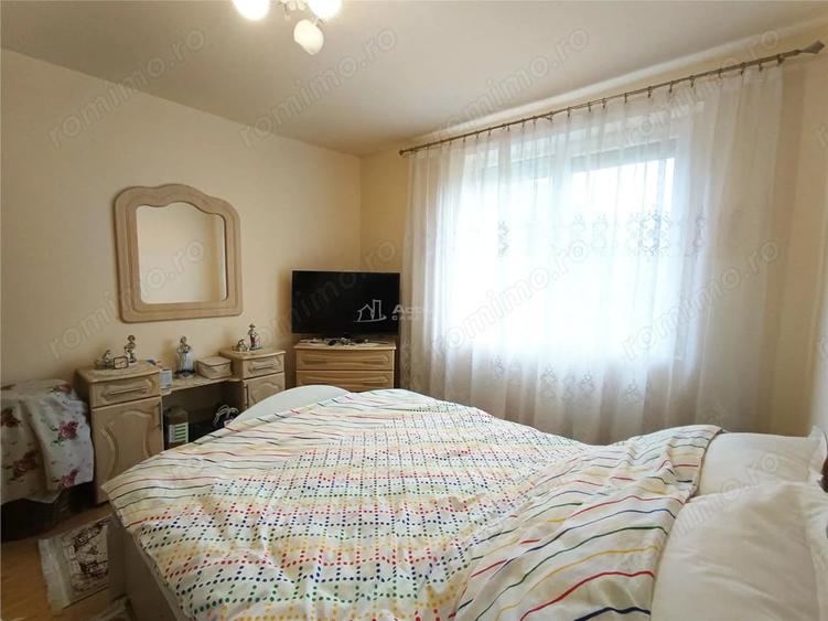 Apartament cu 2 camere decomandat, mobilat în Central
