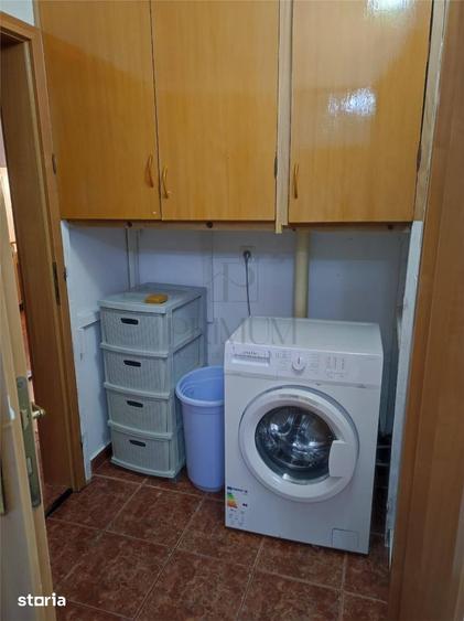Apartament cu 4 camere decomandat în Lipovei