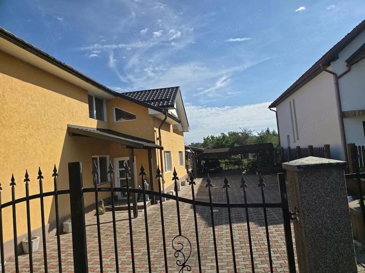 Casă cu 6 camere cu Teren 1200 Mp în Central
