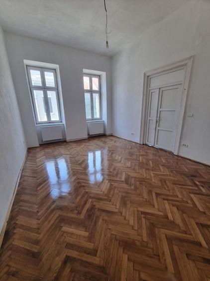 Ocazie! Apartament ultracentral in cladire istorica gata renovat 3 camere !!! - 2