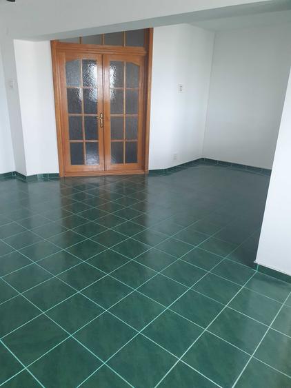 Apartament cu 3 camere decomandat în Micro 3