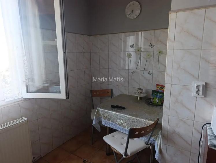 Proprietar Vand apartament 3 camere Titan-Salajan