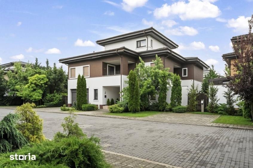 Casă cu 10 camere cu Teren 1200 Mp în Central