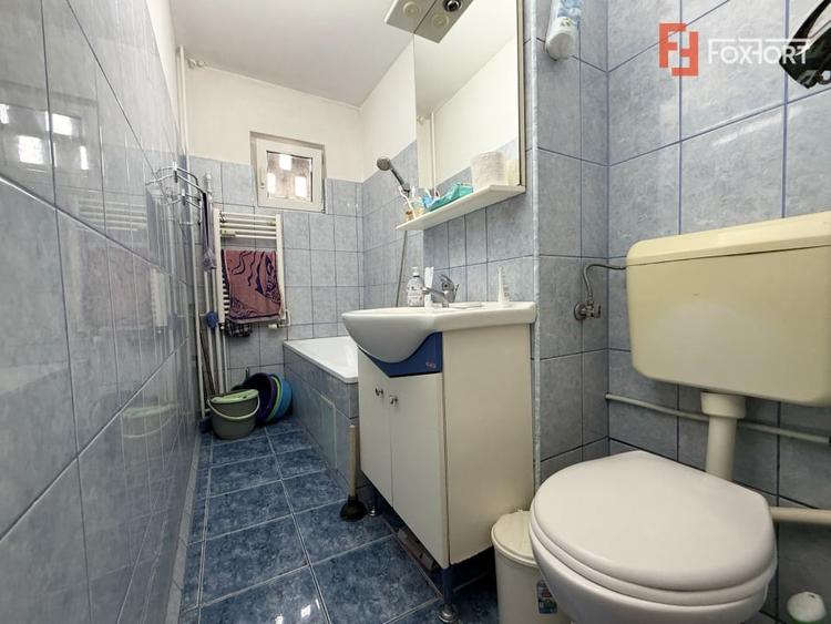 Apartament cu 3 camere semidecomandat, mobilat în Cetății