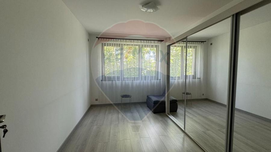 Apartament cu 3 camere semidecomandat, mobilat în Mărăști