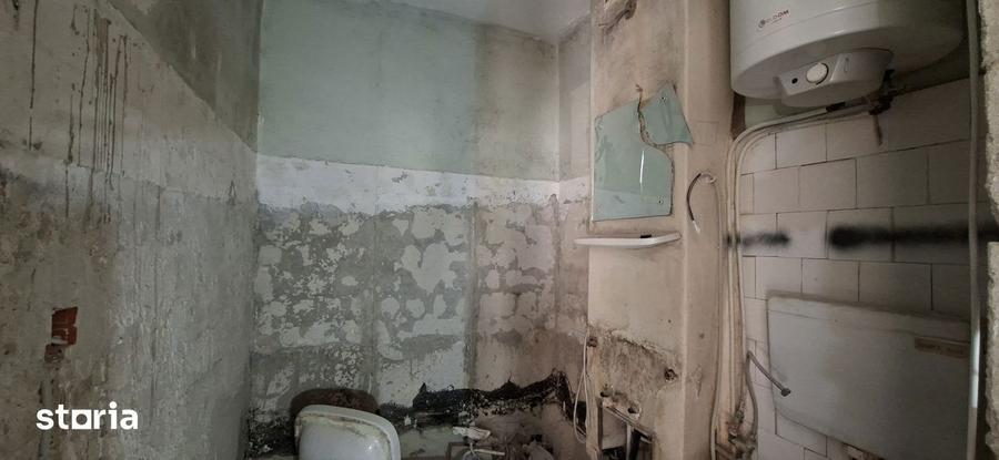 Garsonieră în Est