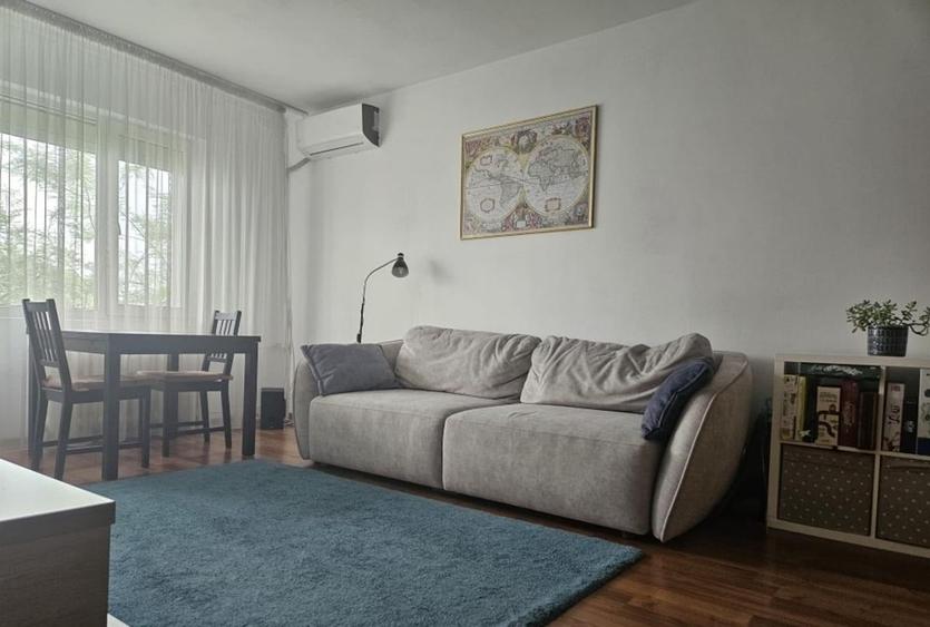 Apartament cu 3 camere decomandat în Dristor