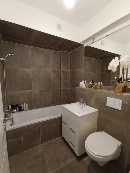 Apartament cu 3 camere decomandat, mobilat în Dorobanților