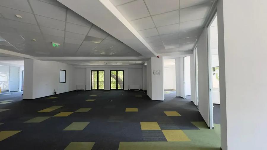 Birou, de 2,472 mp, în Ultracentral