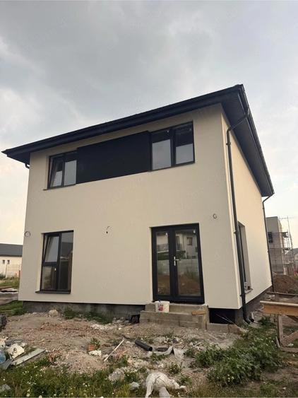 Casă cu 4 camere cu Teren 310 Mp în Central
