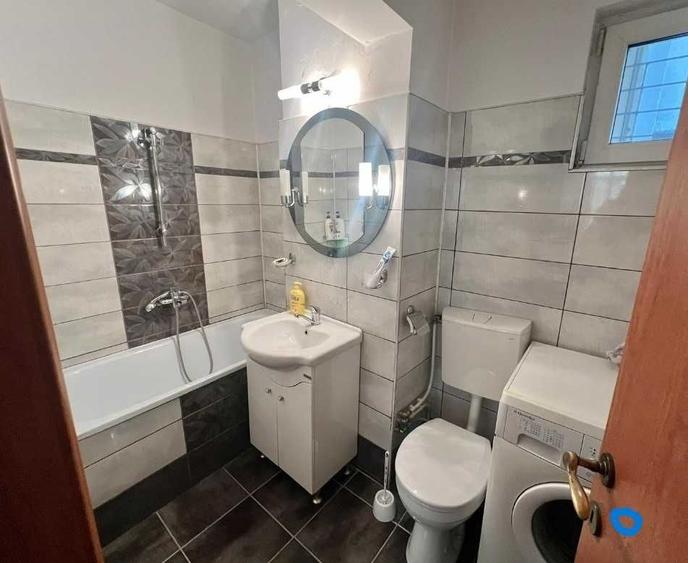 Apartament cu 3 camere decomandat, mobilat în Ultracentral