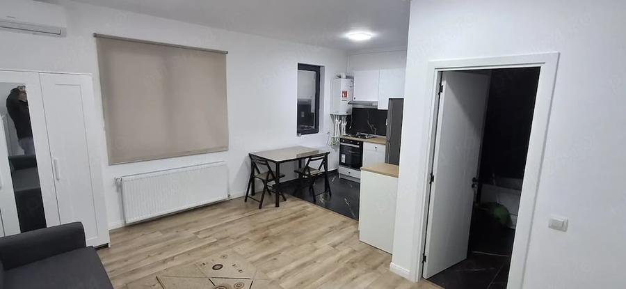 Garsonieră decomandată în Central
