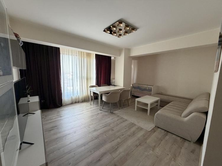 Apartament cu 3 camere decomandat, mobilat în Central