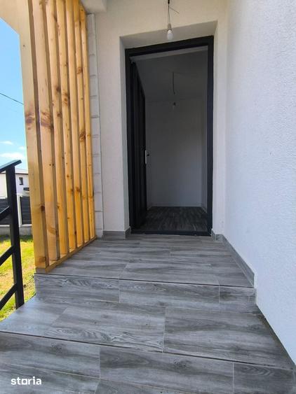Casă cu 4 camere cu Teren 325 Mp în Valea Adâncă