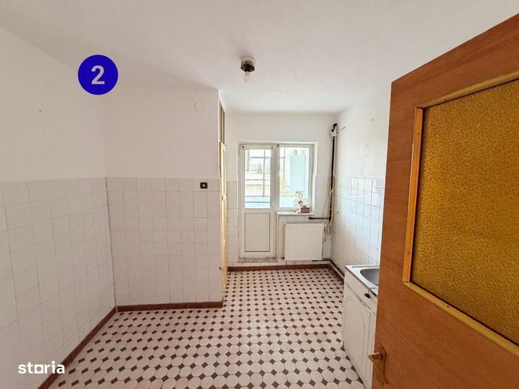 Apartament cu 3 camere decomandat în Calea București