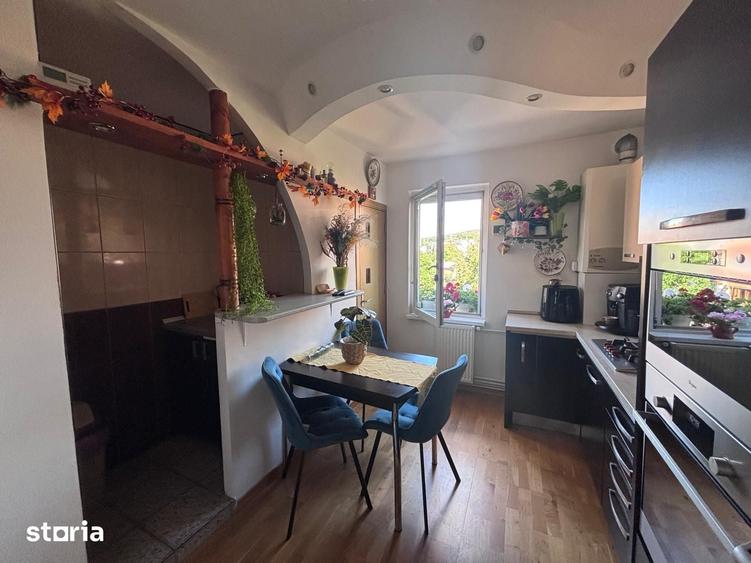 Apartament cu 3 camere decomandat în Dâmbu Pietros