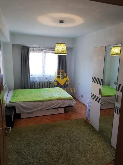 Apartament cu 3 camere decomandat în Central