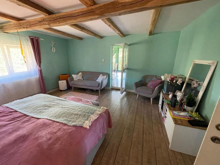 Casă individuală cu 4 camere cu Teren 5000 Mp în Șuncuiș